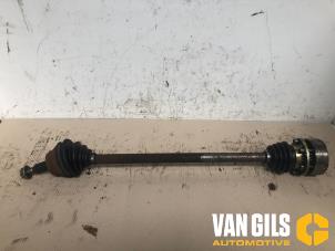 Usagé Arbre de transmission avant droit Volkswagen Golf IV (1J1) 1.9 TDI 110 Prix € 74,99 Règlement à la marge proposé par Van Gils Automotive