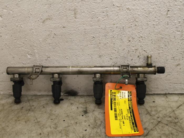 Usagé Système d'injection Mercedes A (W168) 1.4 A-140 Prix € 50,00 Règlement à la marge proposé par Van Gils Automotive