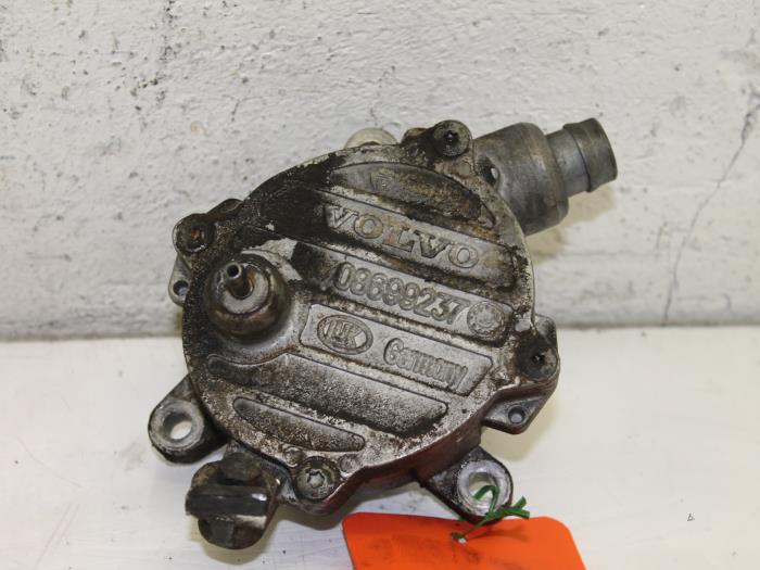 Vacuum pump (diesel) from a Volvo XC90 I 2.4 D5 20V 2003