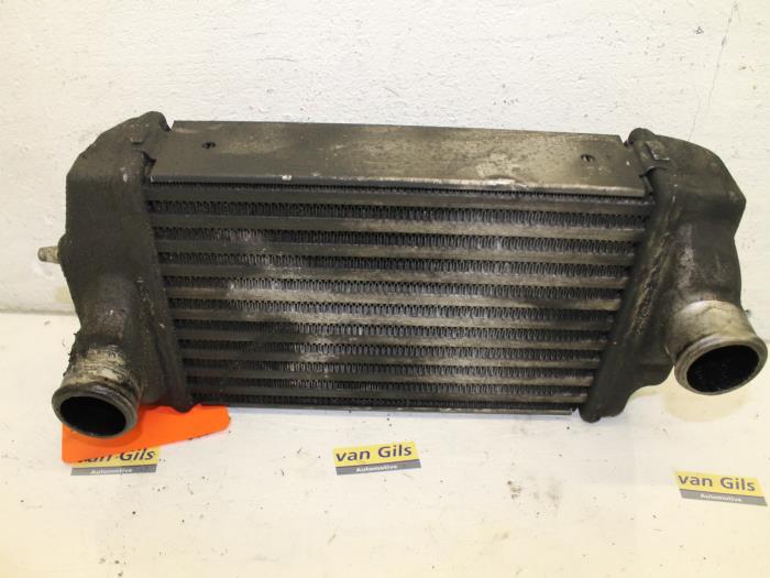 Usados Intercooler Chrysler Voyager/Grand Voyager (RG/RS) 2.5 CRD 16V Precio € 60,00 Norma de margen ofrecido por Van Gils Automotive
