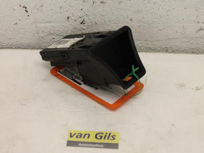 Begagnade Innerdisplay Alfa Romeo 156 Sportwagon (932) 3.2 V6 GTA 24V Pris € 35,00 Marginaltabell erbjuds av Van Gils Automotive