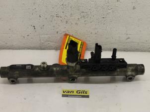 Used Fuel injector nozzle Peugeot 807 2.2 HDiF 16V Price € 50,00 Margin scheme offered by Van Gils Automotive