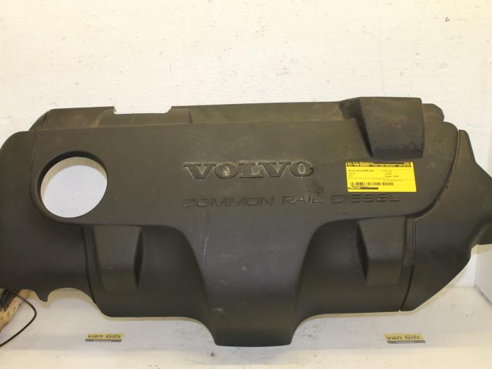 Chapa protectora motor de un Volvo V70 2002
