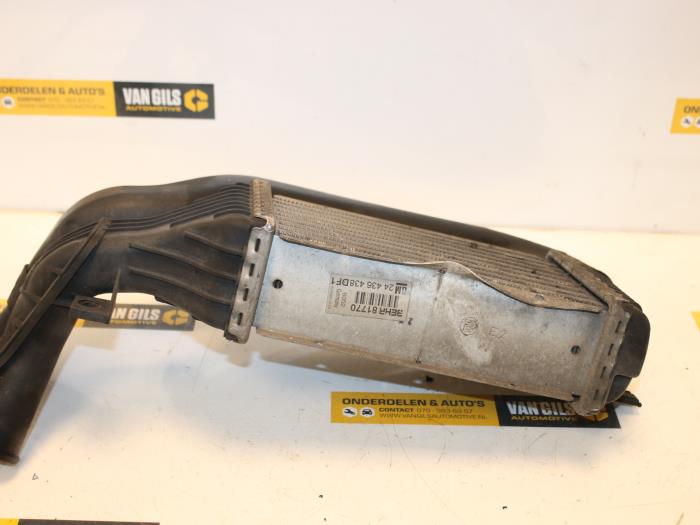 Usados Intercooler Opel Zafira (F75) 2.2 DTI 16V Precio € 60,00 Norma de margen ofrecido por Van Gils Automotive