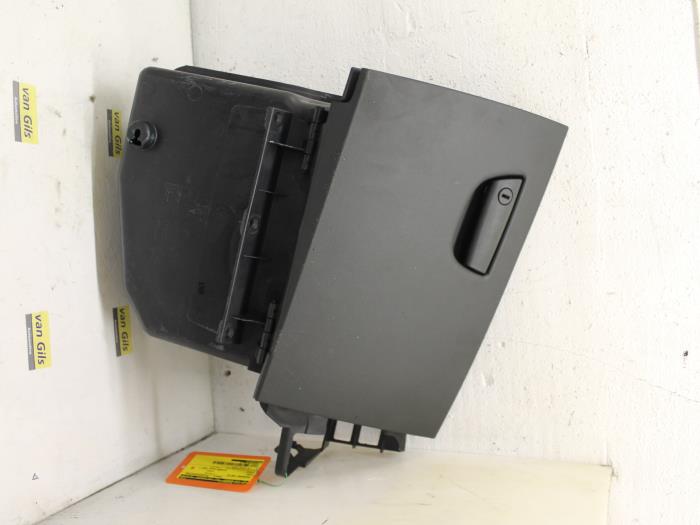Begagnade Handskfack Fiat Stilo (192A/B) 1.9 JTD 115 Pris € 50,00 Marginaltabell erbjuds av Van Gils Automotive