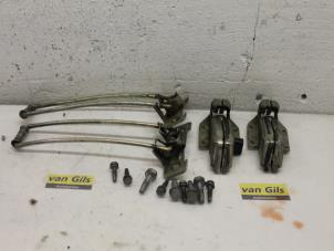 Used Set of hinges Renault Master II (JD) 2.5 D T28 Price € 76,00 Margin scheme offered by Van Gils Automotive