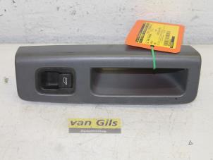 Usagé Commutateur vitre électrique Volvo S40 (MS) 1.6 D 16V Prix € 40,00 Règlement à la marge proposé par Van Gils Automotive