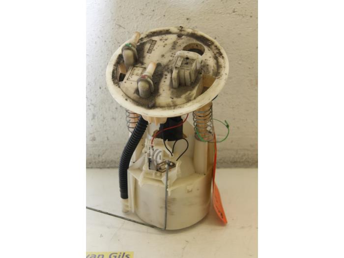 Used Petrol pump Renault Scénic I (JA) 1.6 16V Price € 25,00 Margin scheme offered by Van Gils Automotive