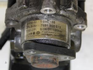 Used Power steering pump BMW 3 serie Touring (E46/3) 320d 16V Price € 60,00 Margin scheme offered by Van Gils Automotive