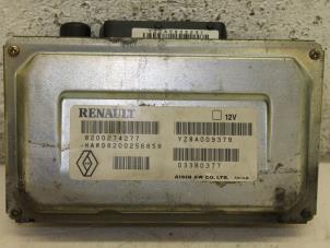 Usagé Ordinateur réservoir automatique Renault Laguna II (BG) 2.2 dCi 150 16V Prix € 100,00 Règlement à la marge proposé par Van Gils Automotive