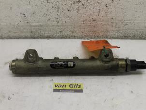 Used Fuel injector nozzle Renault Laguna II (BG) 2.2 dCi 150 16V Price € 50,00 Margin scheme offered by Van Gils Automotive