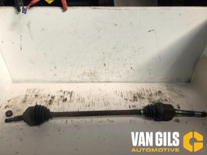 Used Front drive shaft, right Chrysler Voyager/Grand Voyager (RG) 3.3 V6 Price € 74,99 Margin scheme offered by Van Gils Automotive