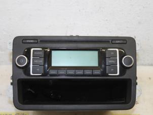 Used Radio CD player Volkswagen Touran (1T1/T2) 1.9 TDI 105 Euro 3 Price € 99,00 Margin scheme offered by Van Gils Automotive