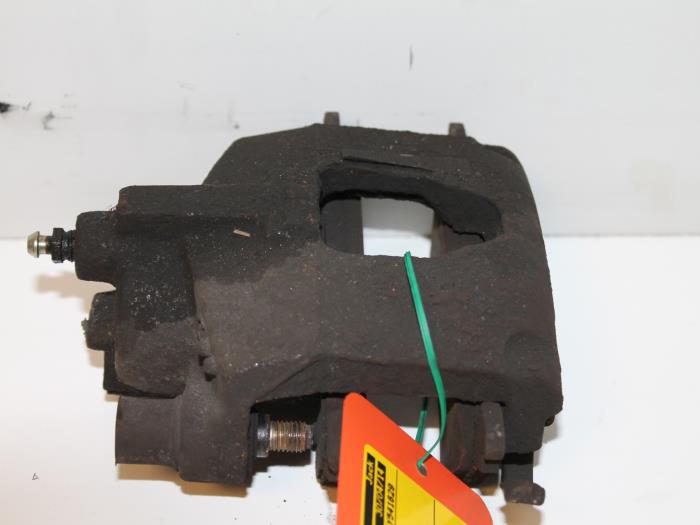 Gebrauchte Bremszange rechts hinten Chrysler Voyager/Grand Voyager (RG/RS) 2.4 16V Preis € 30,00 Margenregelung angeboten von Van Gils Automotive