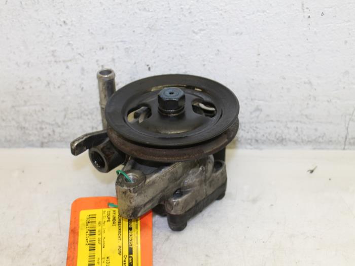 Usagé Pompe de direction Hyundai Coupe 2.0i 16V Prix € 60,00 Règlement à la marge proposé par Van Gils Automotive