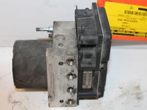 Usados Bomba ABS Nissan Primera (P12) 2.2 dCi 16V Precio € 75,00 Norma de margen ofrecido por Van Gils Automotive