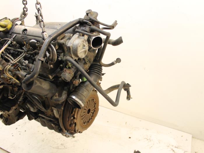 Engine from a Renault Laguna I Grandtour (K56) 1.9 dTi 2000