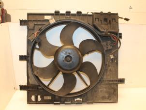 Used Cooling fans Mercedes V (638.2) V-220 2.2 CDI 16V Price € 65,00 Margin scheme offered by Van Gils Automotive