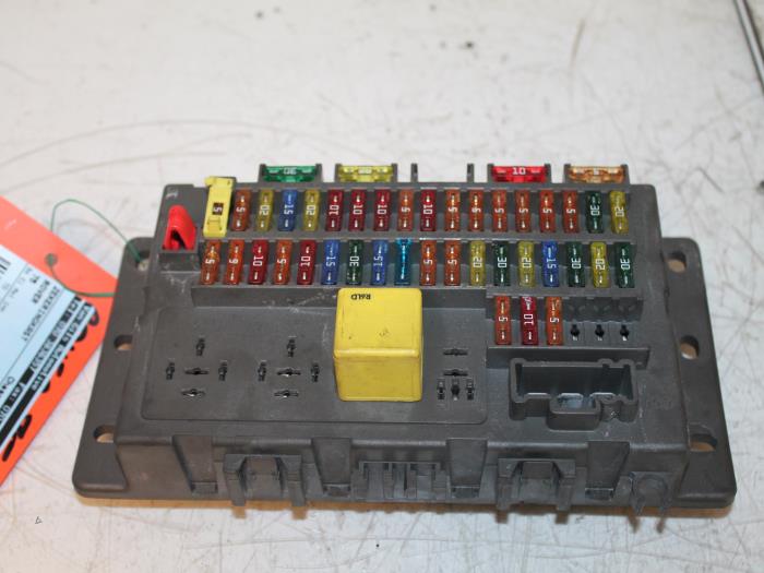 Caja de fusibles de un Rover 75 2.0 CDT 16V 2000