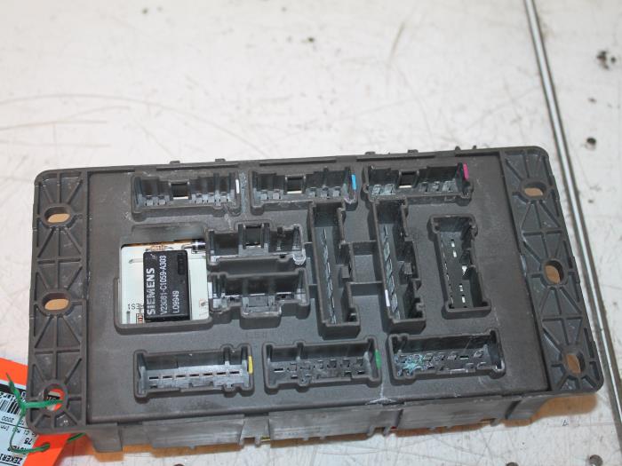 Caja de fusibles de un Rover 75 2.0 CDT 16V 2000
