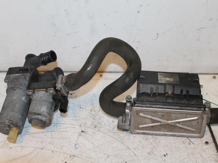Gebrauchte Wärmetauscher BMW 3 serie Touring (E46/3) 320d 16V Preis € 65,00 Margenregelung angeboten von Van Gils Automotive