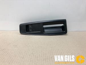 Usagé Commutateur vitre électrique Volkswagen Polo IV (9N1/2/3) 1.9 TDI PD 100 Prix € 40,00 Règlement à la marge proposé par Van Gils Automotive