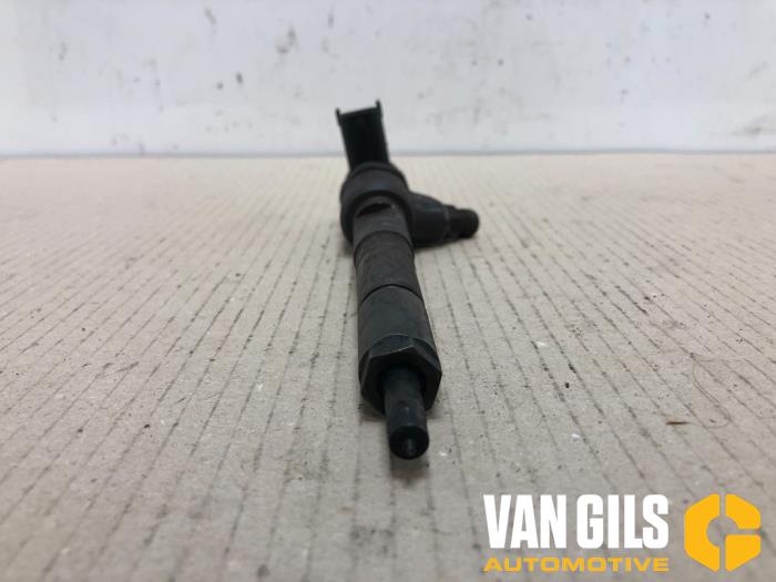 Usagé Injecteurs Fiat Doblo (223A/119) 1.3 JTD 16V Multijet Prix € 65,00 Règlement à la marge proposé par Van Gils Automotive