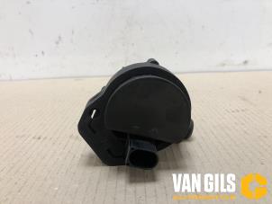 Used Electric heater valve Mercedes E (W211) 2.2 E-220 CDI 16V Price € 35,00 Margin scheme offered by Van Gils Automotive
