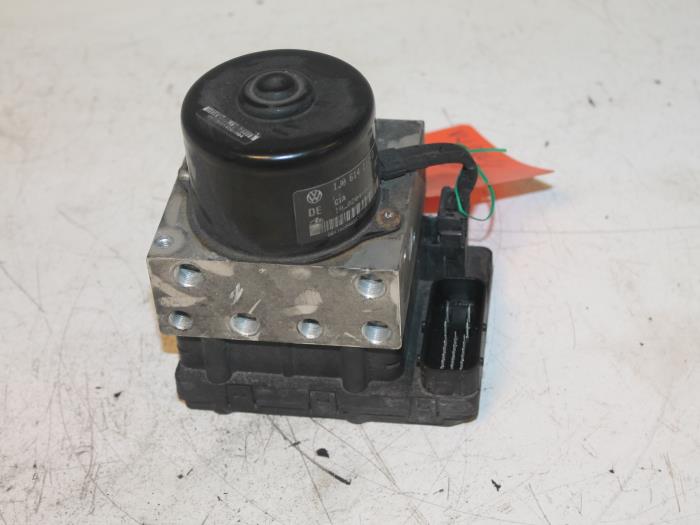 Gebrauchte ABS Pumpe Volkswagen Golf IV (1J1) 1.9 TDI Preis € 25,00 Margenregelung angeboten von Van Gils Automotive