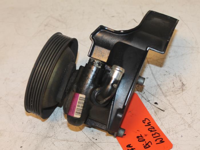 Usagé Pompe de direction Alfa Romeo 147 (937) 1.9 JTD 115 Prix € 60,00 Règlement à la marge proposé par Van Gils Automotive