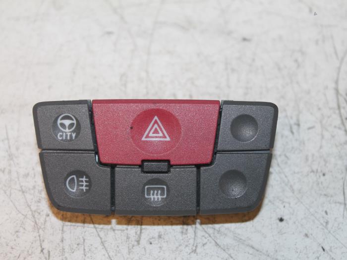 Usados Interruptor Fiat Panda (169) 1.2 Fire Precio € 30,00 Norma de margen ofrecido por Van Gils Automotive