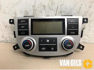 Used Heater control panel Hyundai Santa Fe II (CM) 2.2 CRDi 16V 4x2 Price € 55,00 Margin scheme offered by Van Gils Automotive