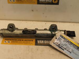 Used Fuel injector nozzle Renault Vel Satis (BJ) 2.2 dCi 150 16V Price € 50,00 Margin scheme offered by Van Gils Automotive