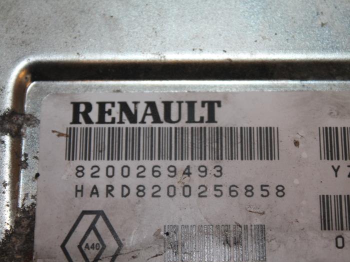 Ordenador de caja automática de un Renault Espace (JK) 3.0 dCi V6 24V Grand Espace 2003