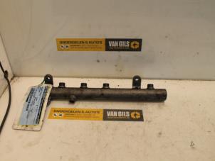 Used Fuel injector nozzle Chrysler 300 C Price € 50,00 Margin scheme offered by Van Gils Automotive