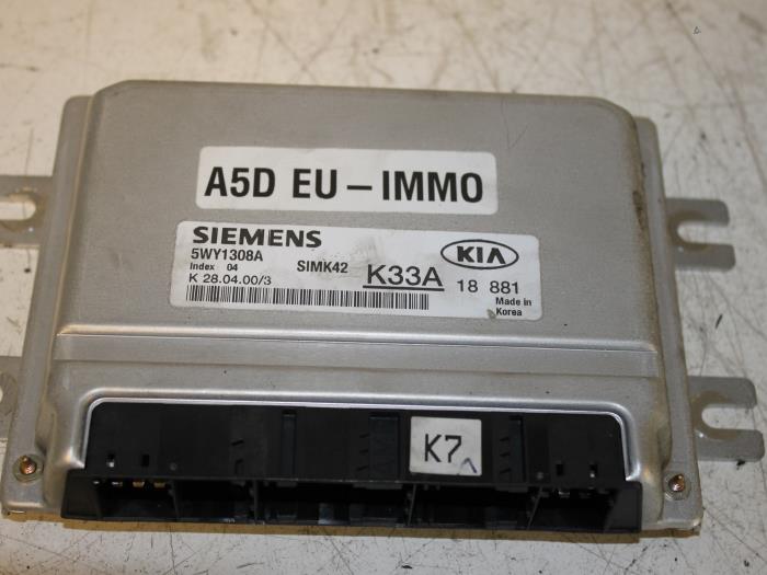 Used Engine management computer Kia Rio (DC22/24) 1.5 RS,LS 16V Price € 150,00 Margin scheme offered by Van Gils Automotive