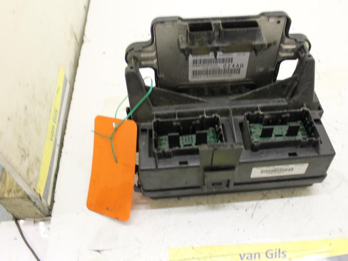 Fuse box Jeep Grand Cherokee 3.7i 4x2 65G1P4F5