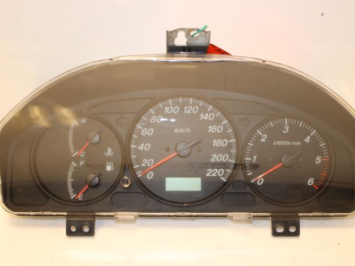Cuentakilómetros de un Mazda Premacy 2.0 DiTD 16V Comfort 1999