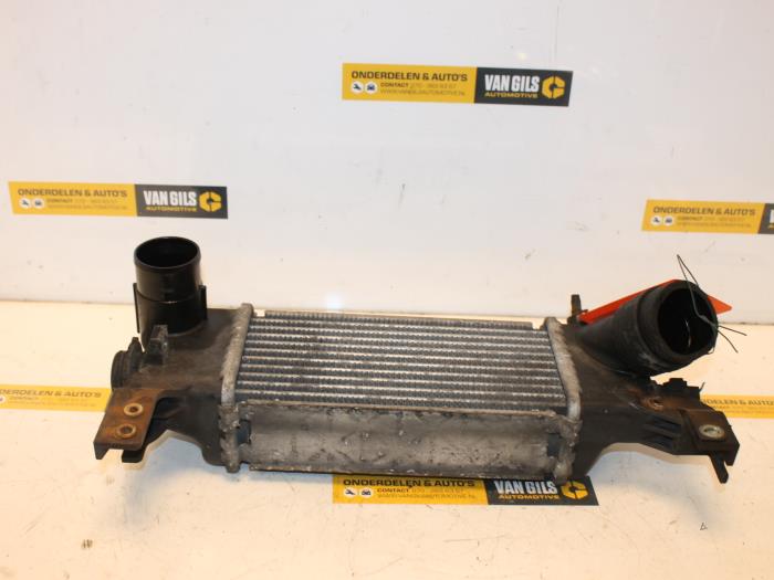 Usados Intercooler Mazda 323 Fastbreak (BJ14) 2.0 DTiD 16V Precio € 60,00 Norma de margen ofrecido por Van Gils Automotive