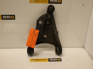 Usagé Bras de suspension avant gauche Renault Twingo II (CN) 1.2 16V Prix € 30,00 Règlement à la marge proposé par Van Gils Automotive