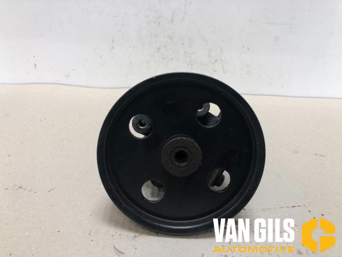Usagé Pompe de direction Chrysler Voyager/Grand Voyager (RG/RS) 2.5 CRD 16V Prix € 60,00 Règlement à la marge proposé par Van Gils Automotive