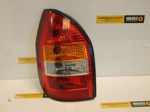 Używane Tylne swiatlo pozycyjne lewe Opel Zafira (F75) 2.2 DTI 16V Cena € 45,00 Procedura marży oferowane przez Van Gils Automotive