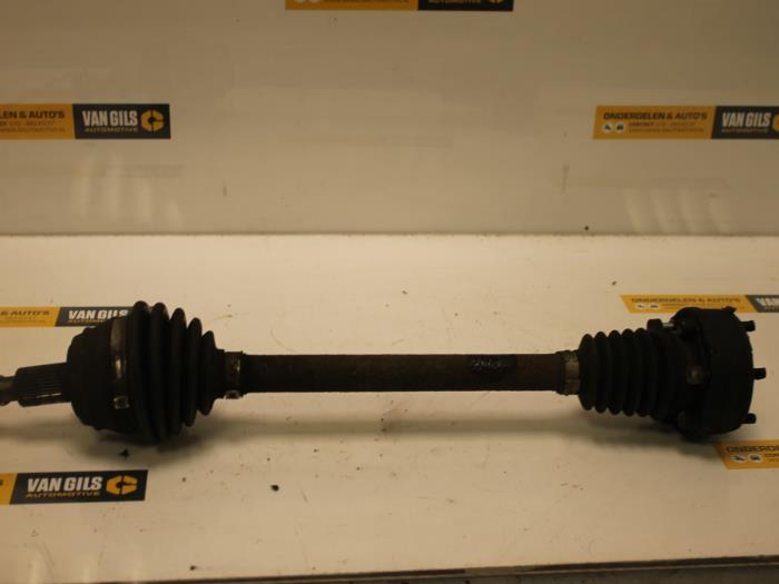Front drive shaft, left from a Volkswagen Golf IV (1J1) 1.9 SDI 1999
