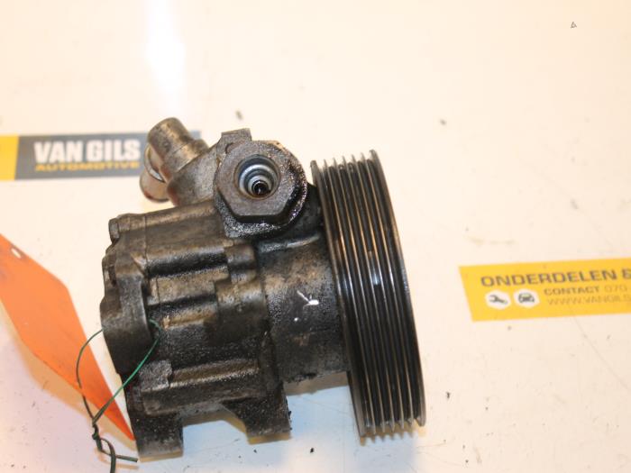 Usagé Pompe de direction Peugeot 406 Coupé (8C) Prix € 60,00 Règlement à la marge proposé par Van Gils Automotive