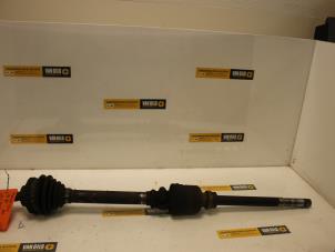 Begagnade Drivaxel, höger fram Peugeot 406 Coupé (8C) Pris € 74,99 Marginaltabell erbjuds av Van Gils Automotive