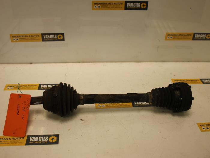 Gebrauchte Antriebswelle links vorne Volkswagen Polo III (6N1) 1.4i 60 Preis € 35,00 Margenregelung angeboten von Van Gils Automotive