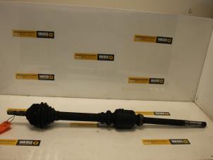 Used Front drive shaft, right Peugeot 206 (2A/C/H/J/S) 1.9 D Price € 74,99 Margin scheme offered by Van Gils Automotive