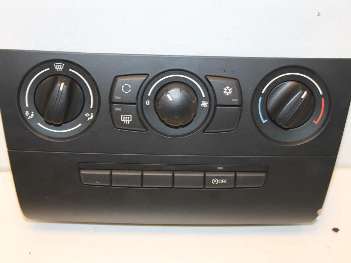 Heater control panel from a BMW 1 serie (E81) 120i 16V 2008