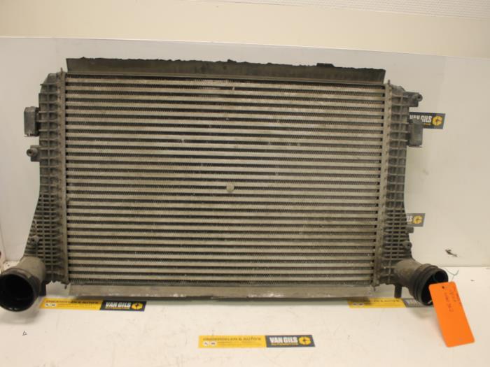 Used Intercooler Volkswagen Passat (3C2) 2.0 TDI 16V 140 Price € 54,00 Margin scheme offered by Van Gils Automotive