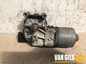 Used Front wiper motor Alfa Romeo 147 (937) 1.6 HP Twin Spark 16V Price € 50,00 Margin scheme offered by Van Gils Automotive